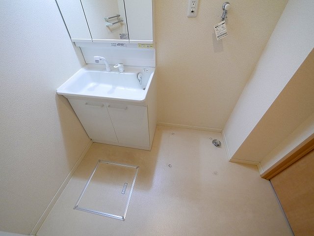 洗面設備　脱衣スペースもあります