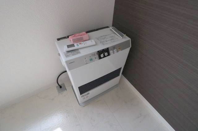 その他設備　灯油暖房♪経済的♪