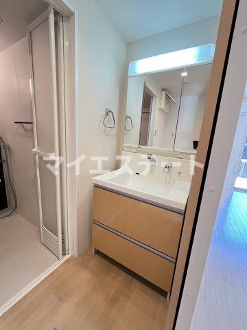 洗面設備　別部屋写真使用