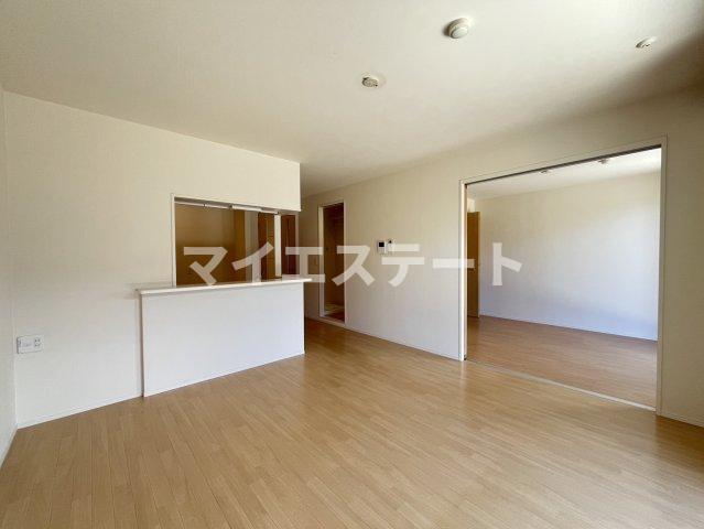 居室・リビング　別部屋写真使用