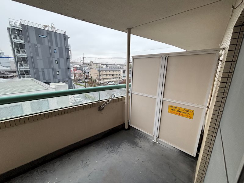 バルコニー　写真は402号室です。