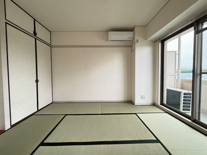 その他　写真は402号室です。