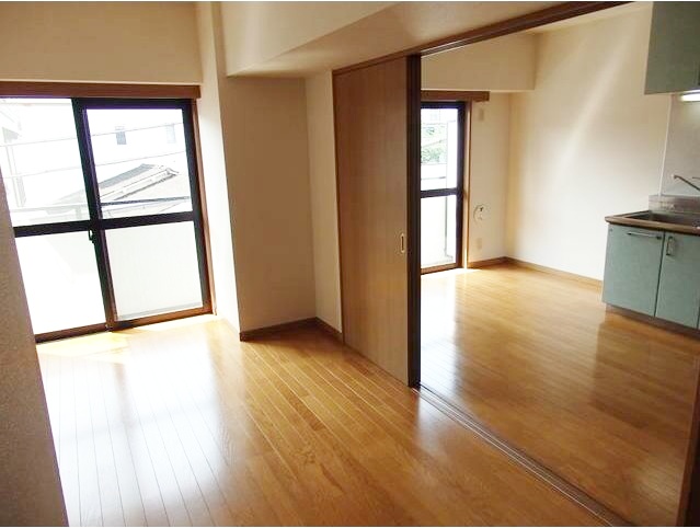 居室・リビング　開放感のあるゆったりとしたお部屋です♪