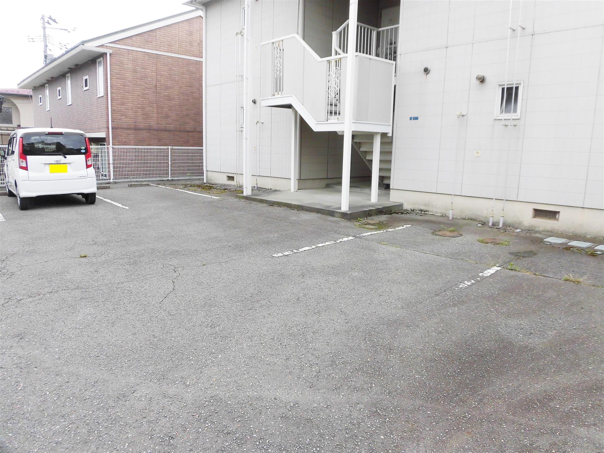 エントランス　駐車場