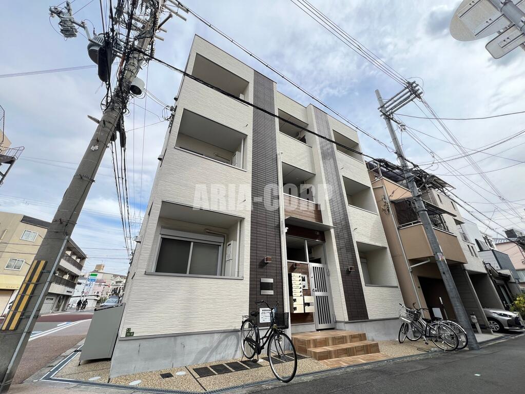 建物外観　2021年完成、大手ハウスメーカー施工のデザイナーズアパー