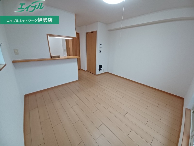 居室・リビング　同物件別部屋の写真