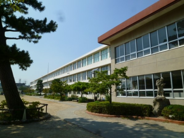 小学校　浜松市立曳馬小学校（小学校）まで1209m