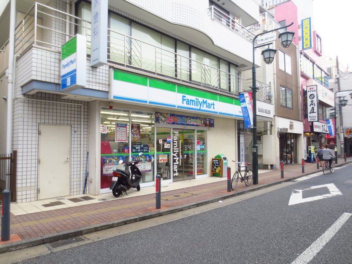 コンビニ　ファミリーマート大倉山一丁目店（コンビニ）まで0m