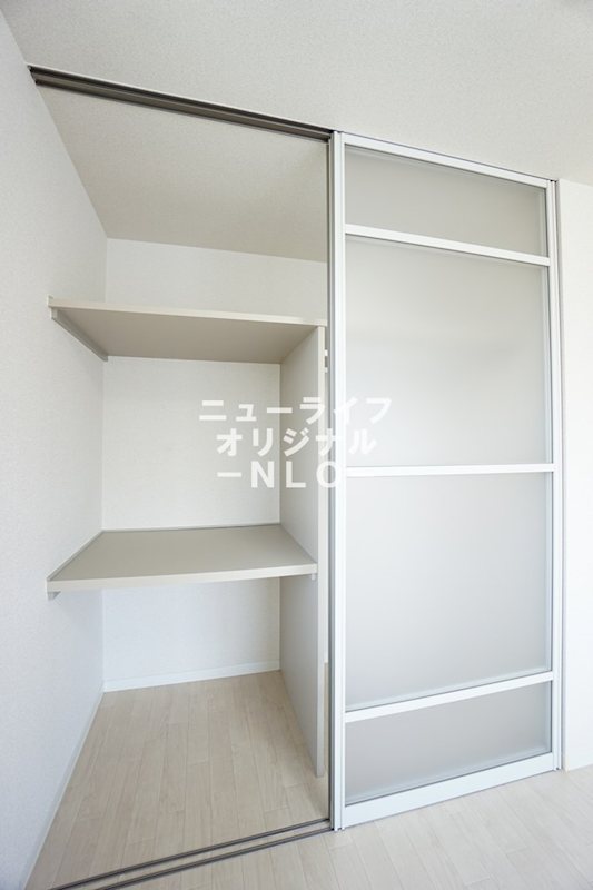 収納　天井の高さを致したクローゼット付きです☆