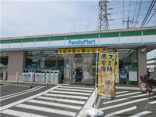 コンビニ　ファミリーマート川口南鳩ヶ谷店（コンビニ）まで293m