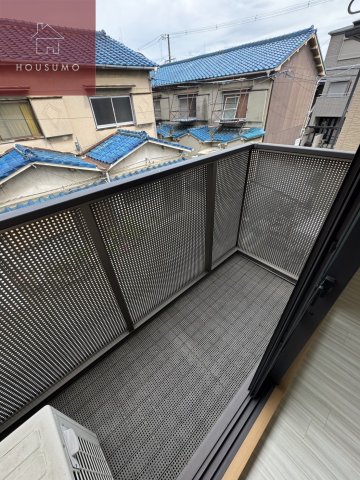 バルコニー　暖かな日差しのふりそそぐバルコニー