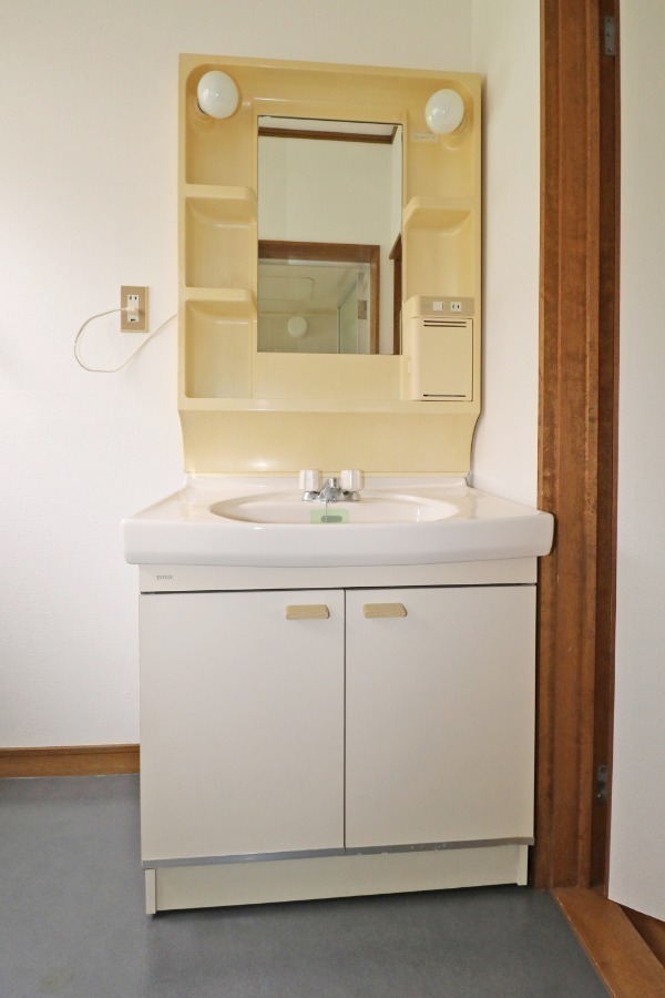 洗面設備　洗面化粧台