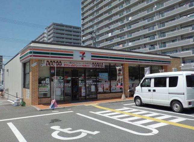 コンビニ　セブンイレブン 栗東駅前店（コンビニ）まで456m