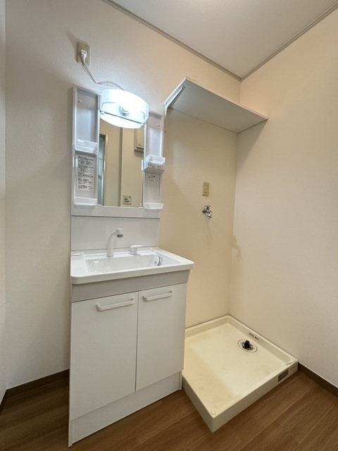 洗面設備　別部屋参考写真です