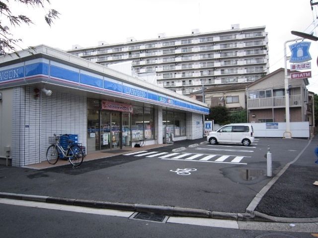 コンビニ　ローソン鶴見市場上町店（コンビニ）まで290m