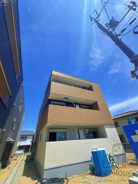 建物外観　外観（建設中）
