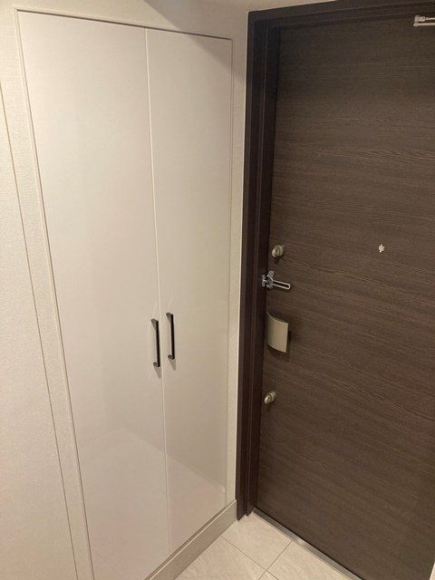 玄関　同タイプの別部屋の写真です