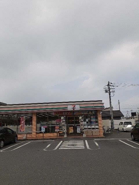 コンビニ　セブンイレブン　伊勢崎平和町店（コンビニ）まで1000m