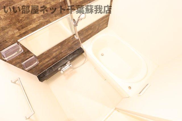 バス・シャワールーム　コンパクトで使いやすいお風呂です