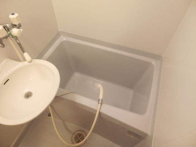バス・シャワールーム　シャワー完備です