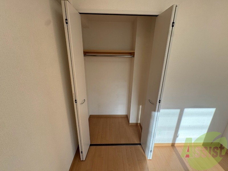 収納　寝室の収納です。部屋がすっきり片付きます。