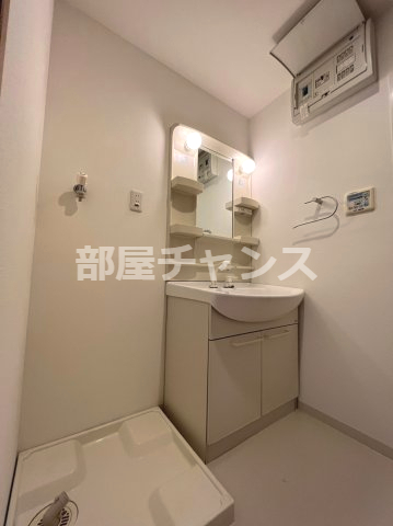 洗面設備　独立洗面台で身支度をすべて済ませてしまいましょう