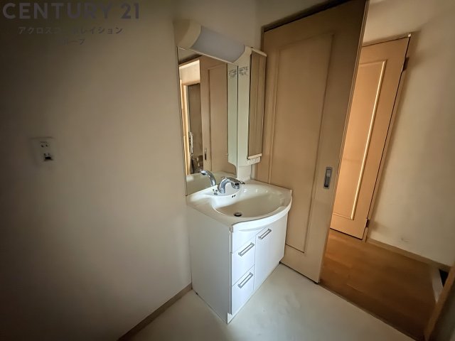 洗面設備　独立洗面台あり！