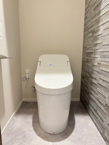 東急東横線 中目黒駅 徒歩10分 4階建 築1年のトイレ写真