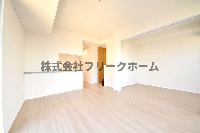ＪＲ中央線 三鷹駅 徒歩1分 28階建 築8年の居間写真