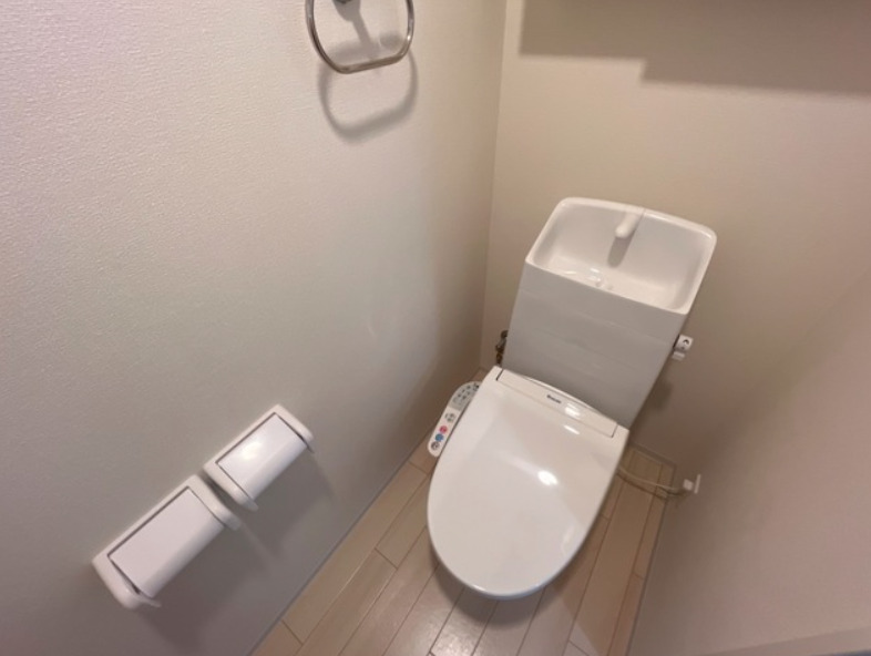 トイレ　※同物件・同タイプの写真です。