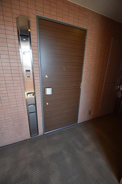 玄関　（別タイプ参考写真）エクセレント文京動坂　文京区本駒込４