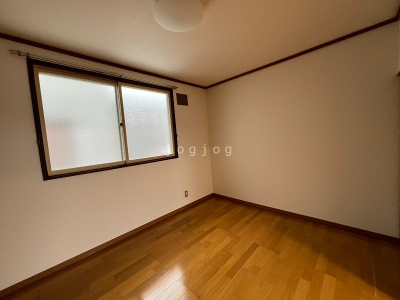 その他部屋・スペース　日当たりの良い明るいお部屋です。