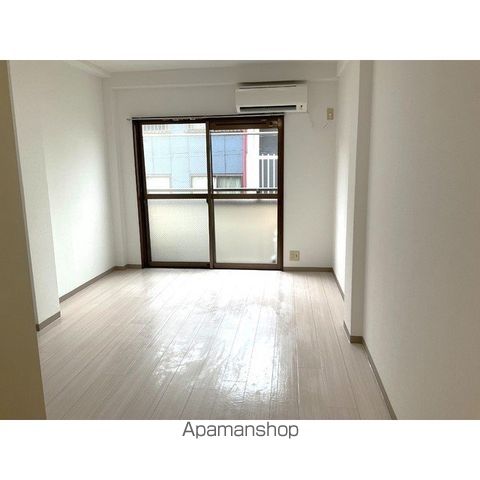 グランモア三光町の居間写真