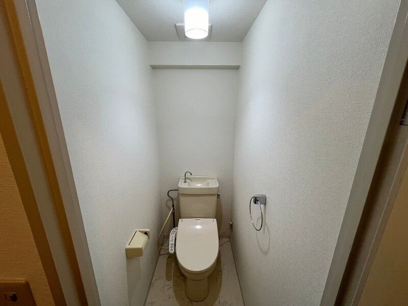 ＪＲ南武線 久地駅 徒歩8分 5階建 築38年のトイレ写真