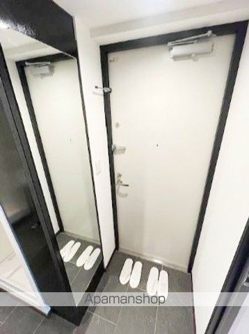 プラティーク中野坂上の玄関写真