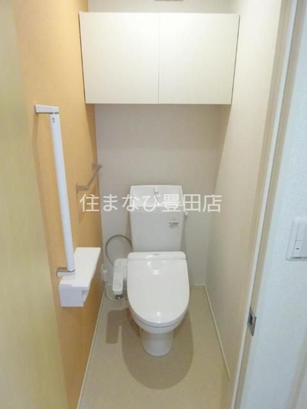 名鉄名古屋本線 一ツ木駅 徒歩19分 2階建 築8年のトイレ写真