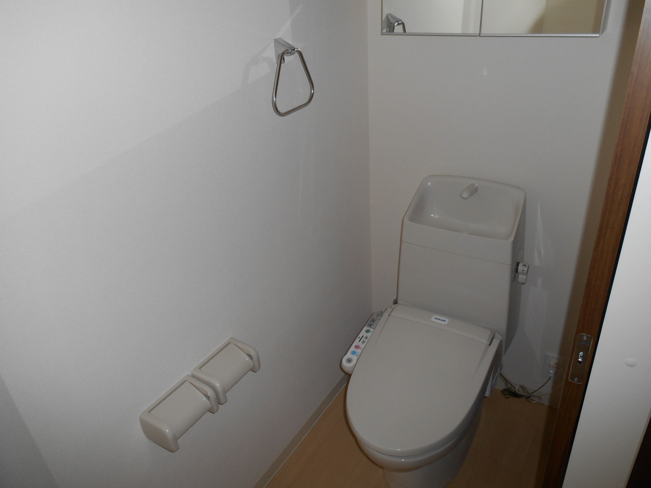 金沢市 2階建 築11年のトイレ写真