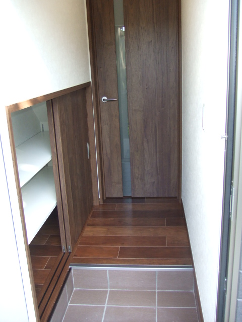 玄関　写真は、別の部屋で同タイプになります。