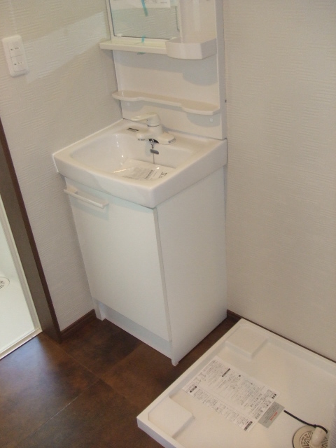 洗面設備　写真は、別の部屋で同タイプになります。