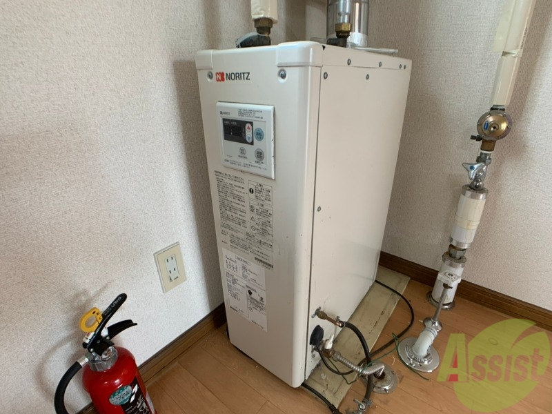 その他設備　灯油給湯器です。操作しやすいパネルになってます。