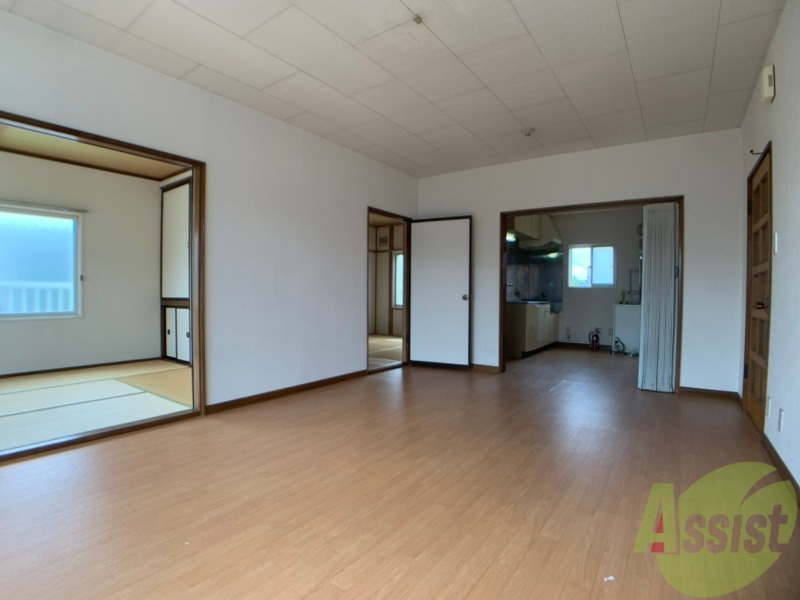 居室・リビング　広々としたリビングですね。使い勝手がよさそうですね！