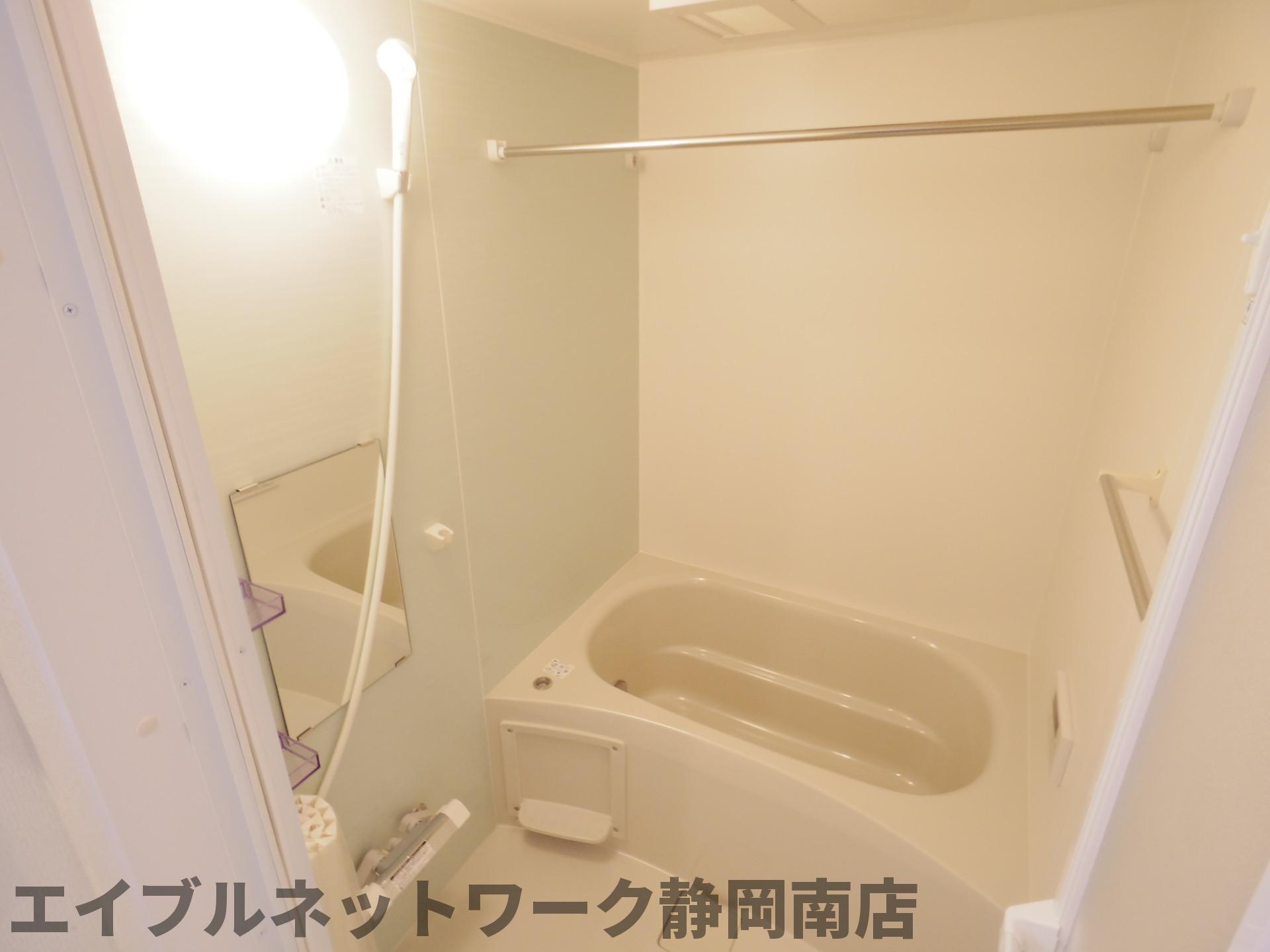 バス・シャワールーム　お風呂で日々の疲れを落としましょう