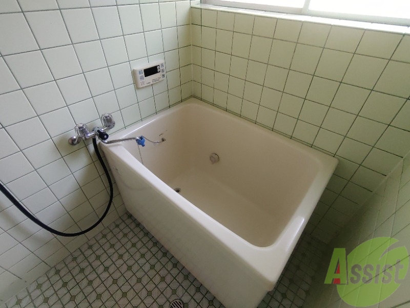 バス・シャワールーム　浴室は綺麗で追い焚きも付いて気持ちよくお過ごしいただけます。