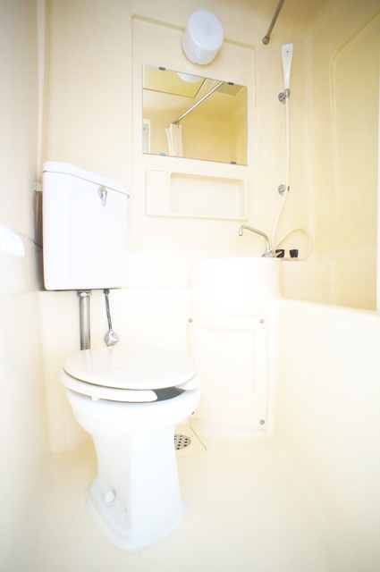 バス・シャワールーム　お掃除がしやすい洗面台付き３点ユニットです☆