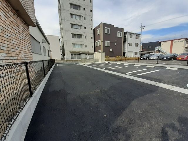 【岐阜市東川手のアパートの駐車場】