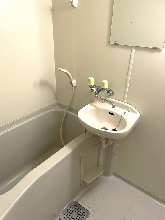 バス・シャワールーム　バス・トイレ別です。（別室の写真です）