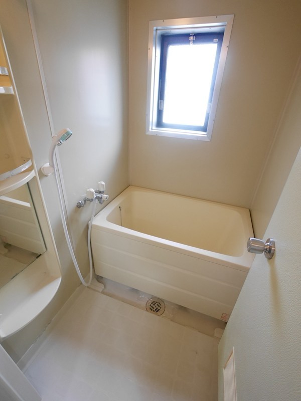 バス・シャワールーム　※別部屋写真