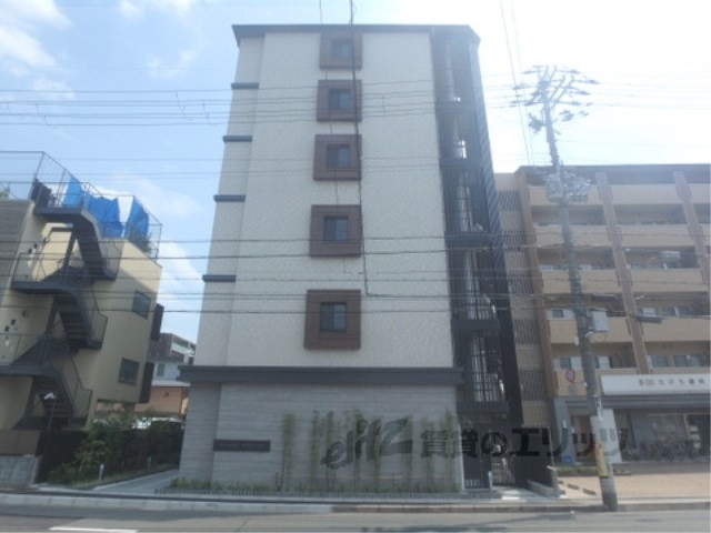 京都市中京区壬生神明町のマンションの建物外観