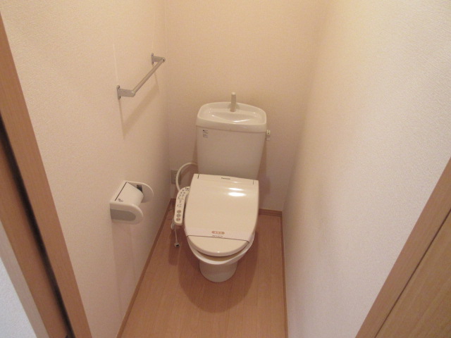 トイレ　ウォシュレット付き