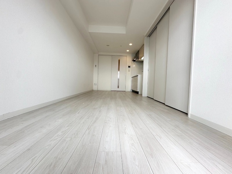 地下鉄谷町線 谷町六丁目駅 徒歩7分 15階建 築5年の居間写真